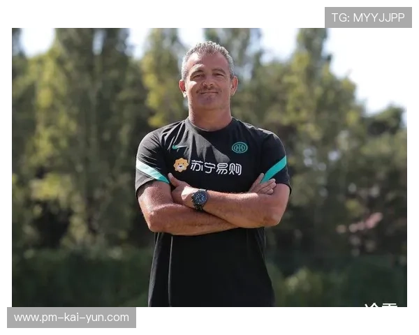 卢卡库力量训练结合速度冲刺，备战对抗型强队